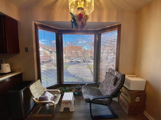 Foto del edificio - 1663 N Belmont Ct