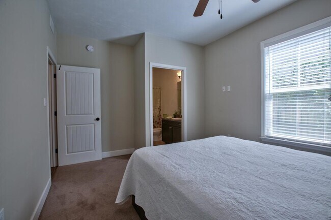 Foto del edificio - 1864 W Belle Vue Way