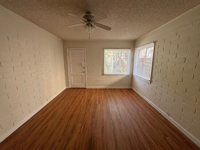 Foto del edificio - 2305 Lomita Blvd