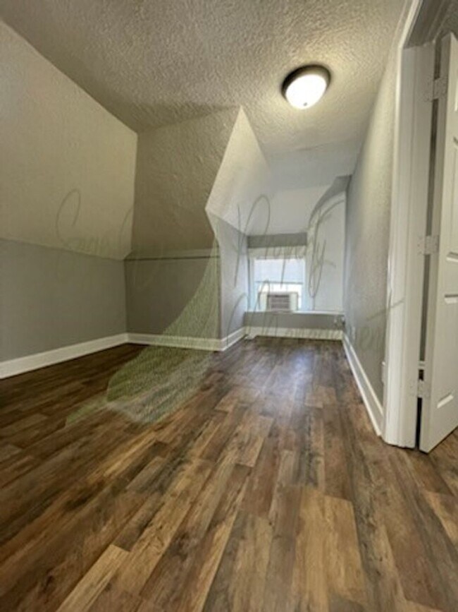 Foto del edificio - 2639 E 29th Street