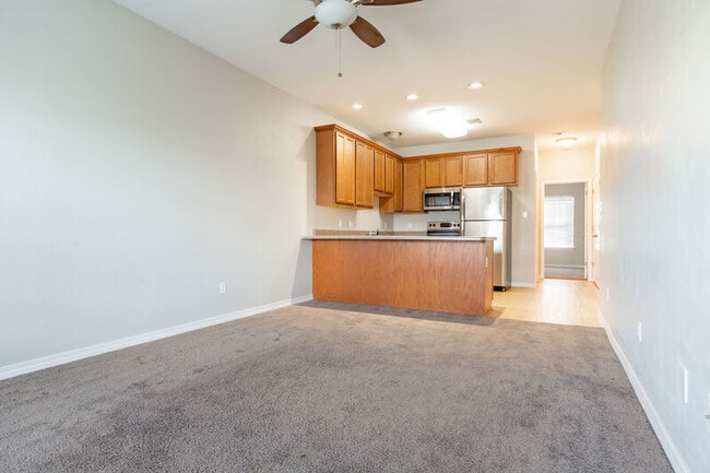 Building Photo - 2508 Gladiolus St