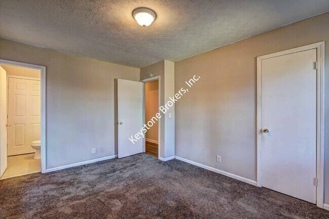 Foto del edificio - 7096 Fielder Rd