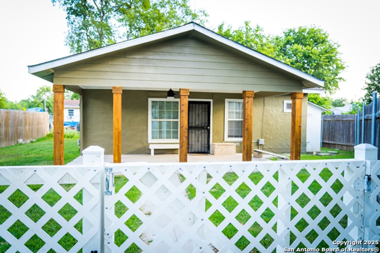 Super Cute 2Bed/1Bath Home for Lease! Available NOW! - Super Cute 2Bed/1Bath Home for Lease! Available NOW!