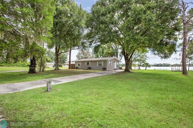 Building Photo - 1014 Lake Carrie Dr