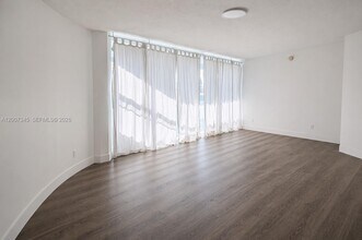 Building Photo - 6580 Indian Creek Dr