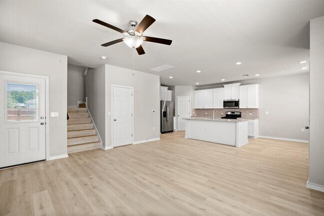 Building Photo - 11804 Clayton Creek Ave