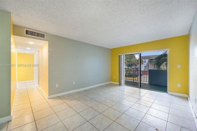 Foto del edificio - 1725 W 60th St