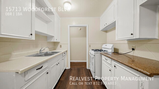 Building Photo - 15713 Woodforest Blvd