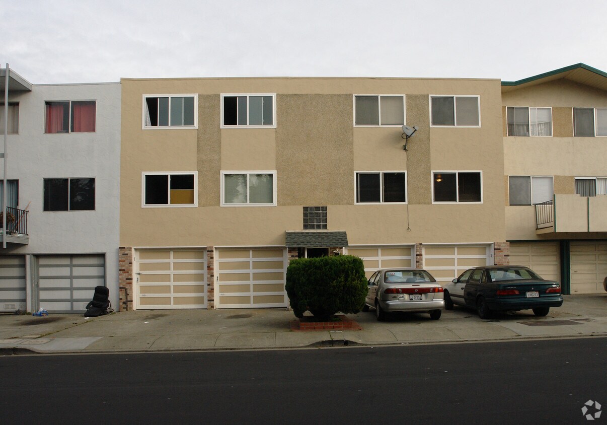 Primary Photo - 978 Nora Way