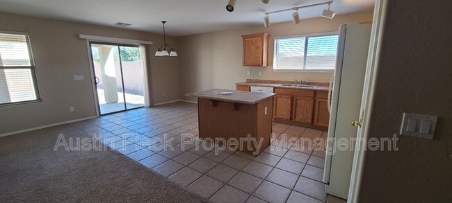 Building Photo - 2124 W Agrarian Hills Dr