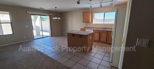 Foto del edificio - 2124 W Agrarian Hills Dr