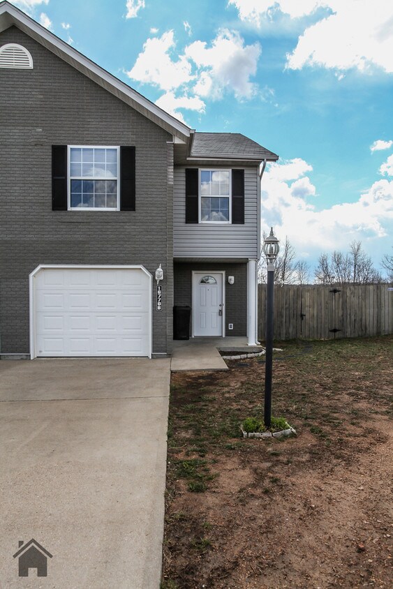 Available Now! Apartment for Rent in Saint Robert, MO