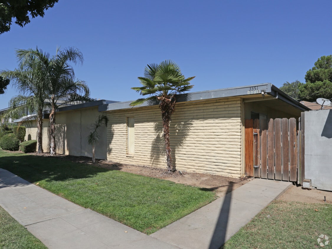 Building Photo - 3351 E Fairmont Ave