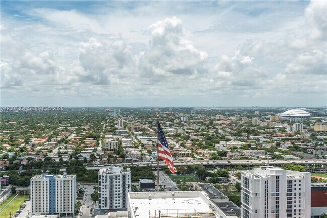 Foto del edificio - 55 SW 9th St