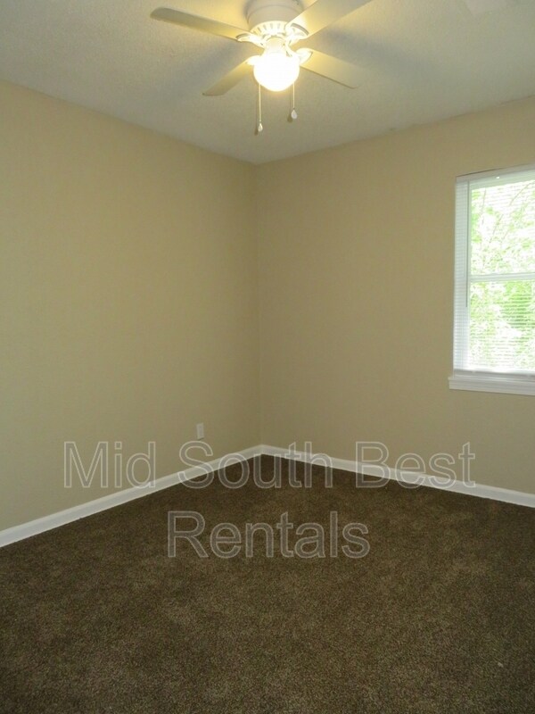 Building Photo - 4592 Sunnybrook St