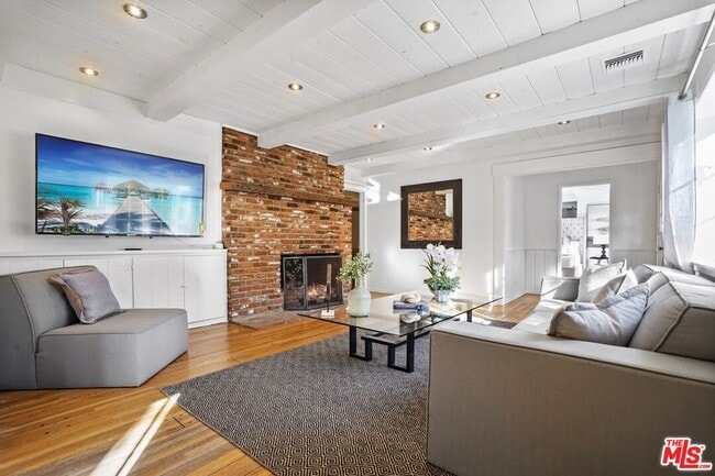 Foto del edificio - 23057 Sylvan St