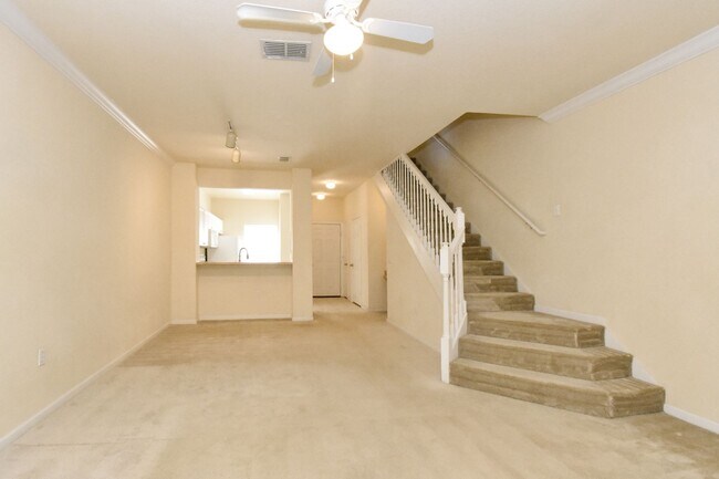 Foto del edificio - 4814 NW 44th Ave. #107 (Magnolia Place)