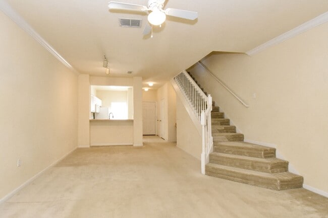 Building Photo - 4814 NW 44th Ave