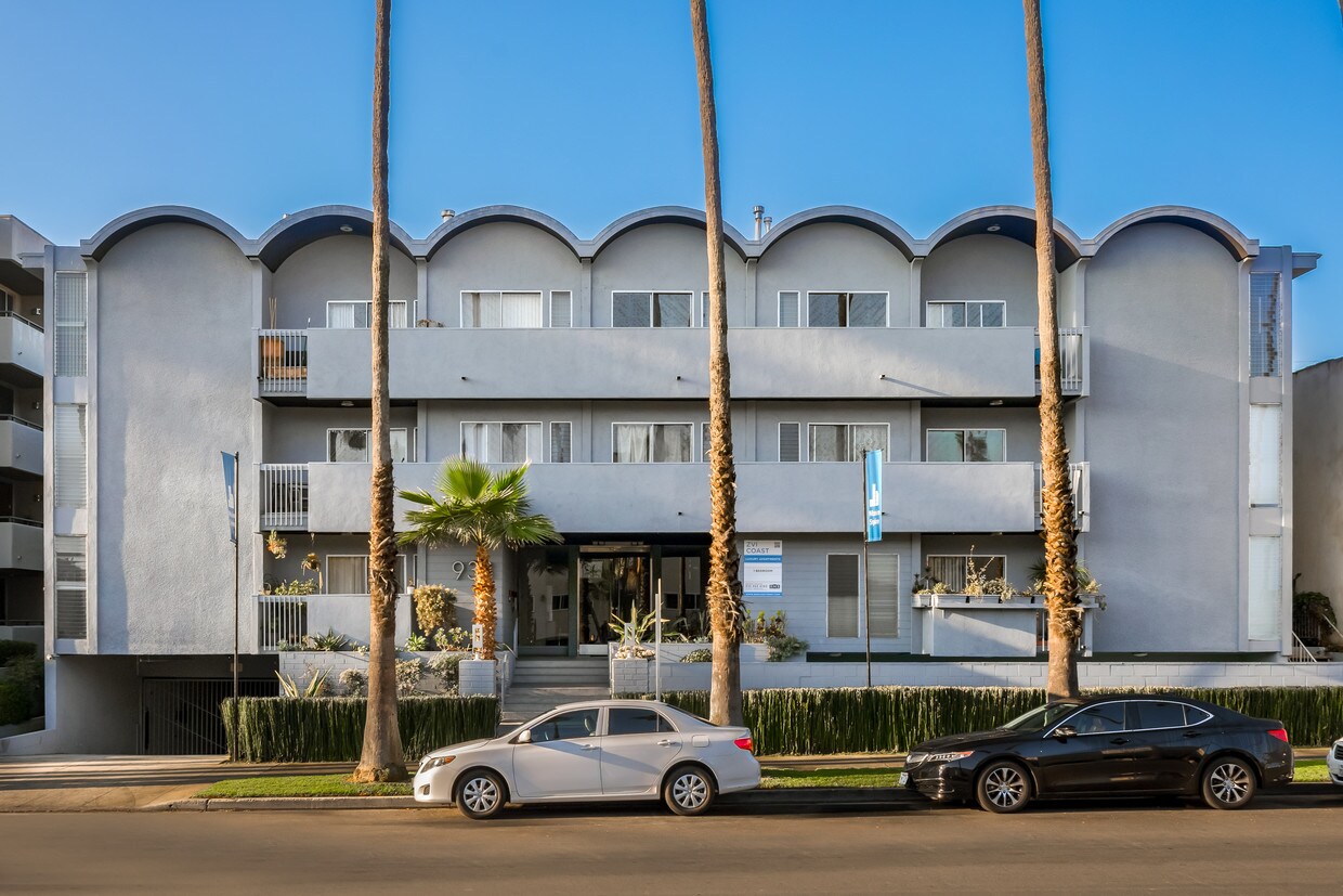 Fachada de 4th Street - ZVI Coast