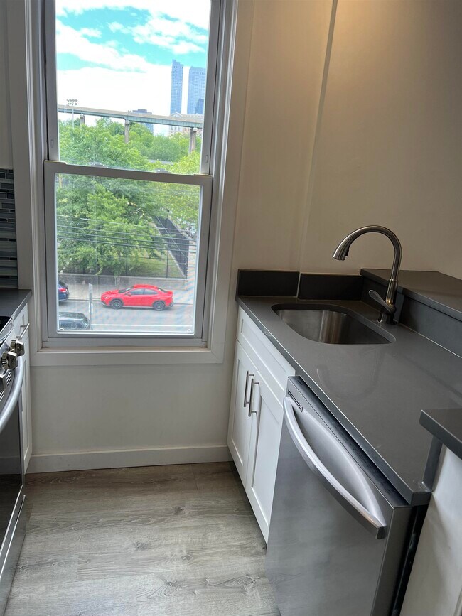 Foto del edificio - 349 9th St