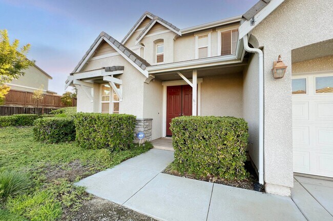 Building Photo - Wonderful rental 4-bedroom opportunity in ...