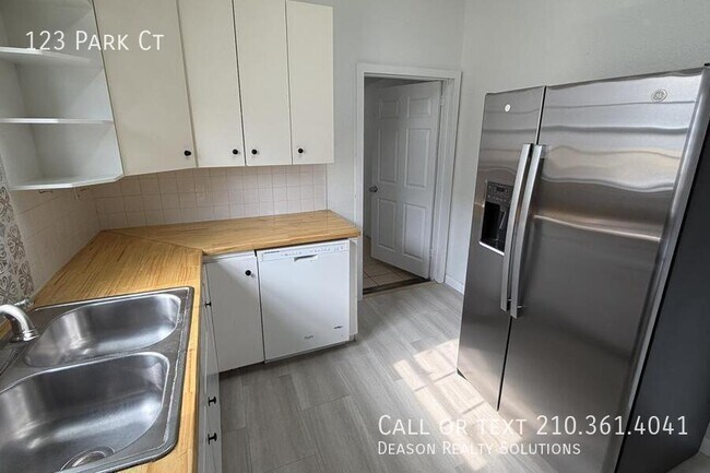 Foto del edificio - 123 Park Ct