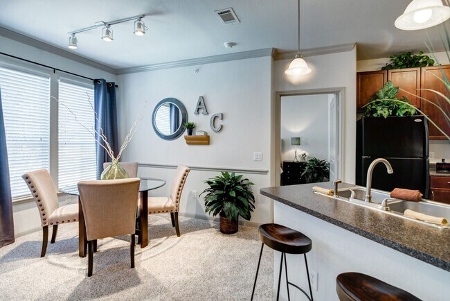 Foto del edificio - A Little Luxe Goes a Long Way