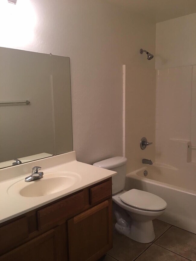 Foto del edificio - South Phoenix 4 Bed 2 Bath