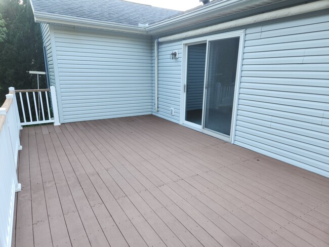 Building Photo - 667 Winesap Cir