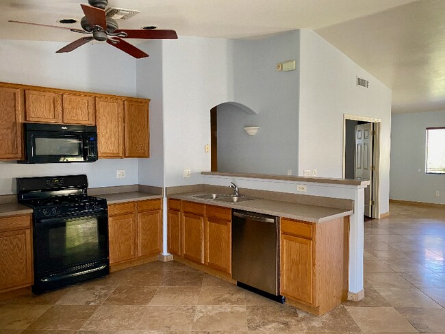 Foto del edificio - 5558 W Sunset Vista Pl