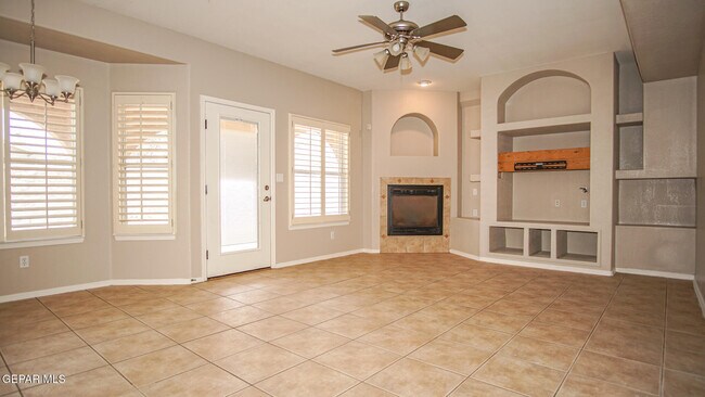 Building Photo - 6325 Franklin Ridge Dr