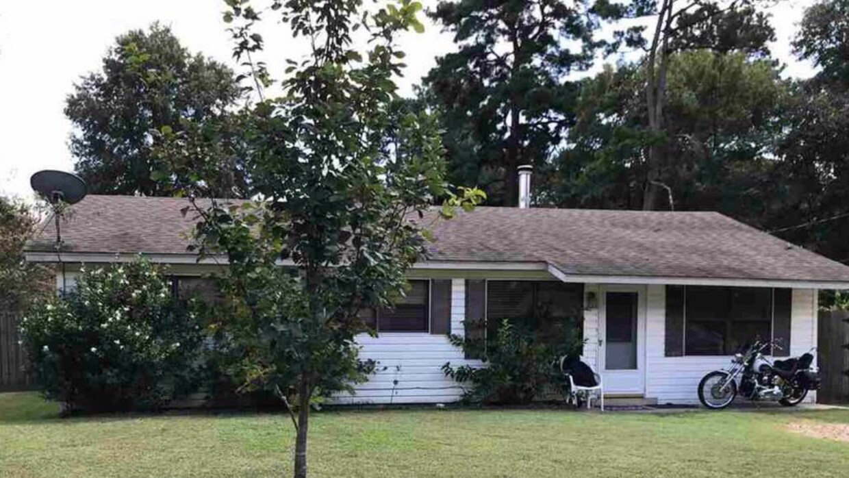 Front View - 1528 E 48th St