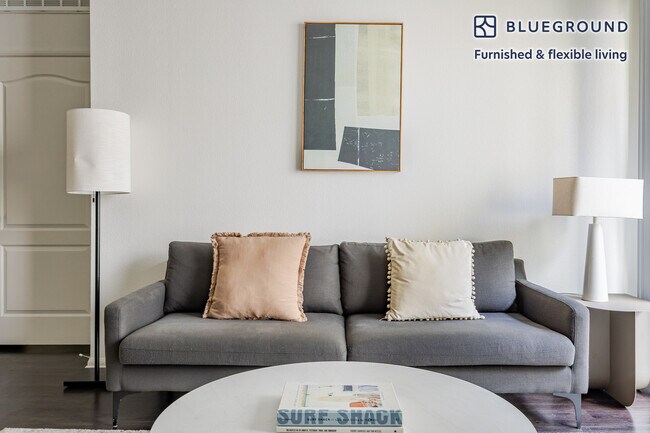 Building Photo - 13603 Marina Pointe Dr