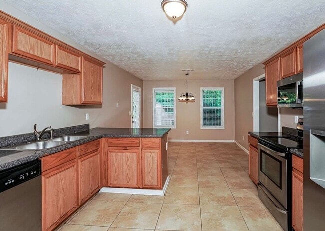 Building Photo - 75 Pebble Ridge Dr