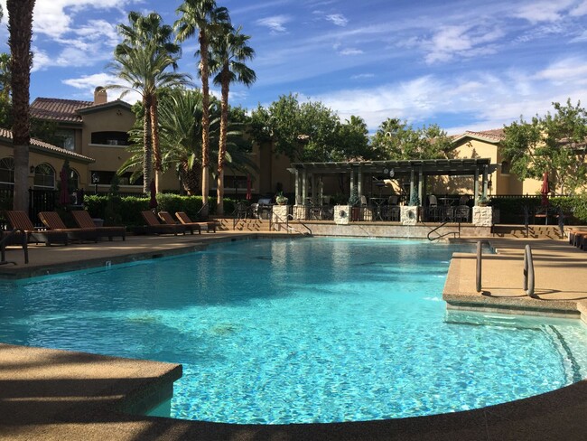 Foto del edificio - Guard Gated Summerlin 2 Bed Condo