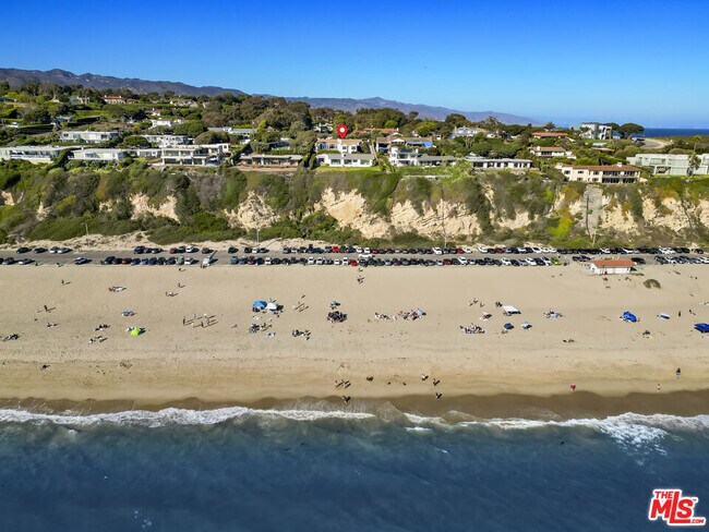 Foto del edificio - 7335 Birdview Ave