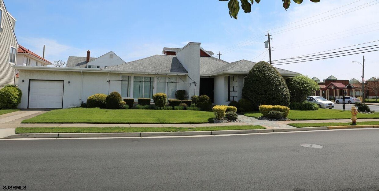 Primary Photo - 8111 Atlantic Ave