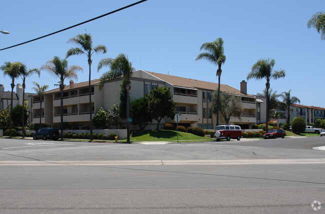 Building Photo - Villa  Corona