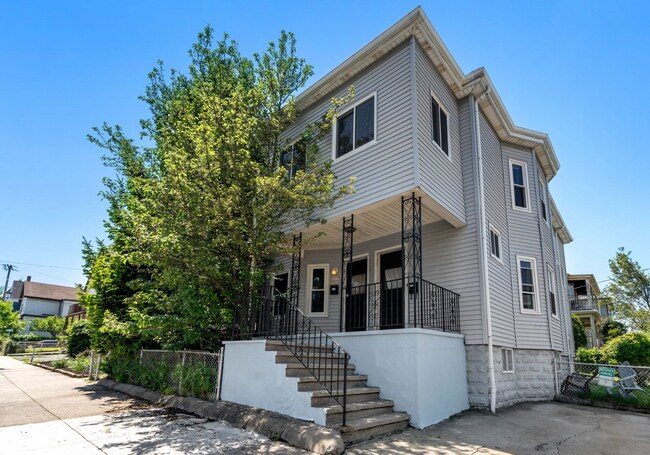 Building Photo - 41 Medford St