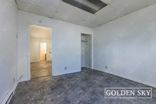 Building Photo - 1507 W 9th St