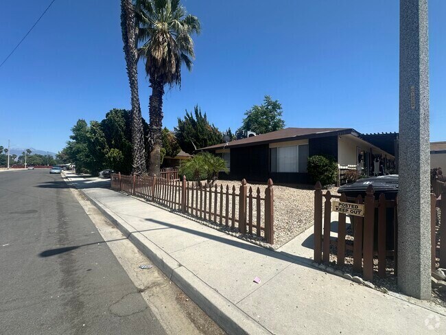 Building Photo - 1145 Olive Tree Ln