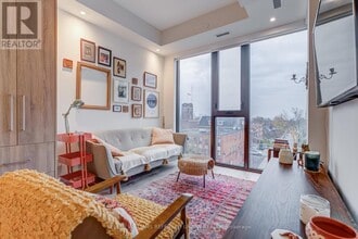 Building Photo - 840 St Clair Ave W