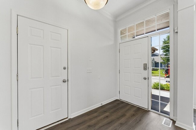 Building Photo - 4 Bedroom Elkhorn Ranch!