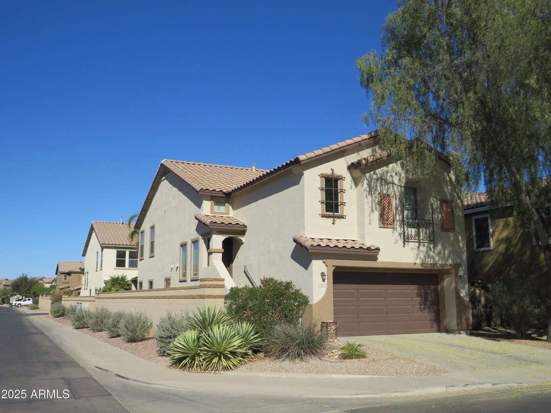 Building Photo - 40438 W Helen Ct