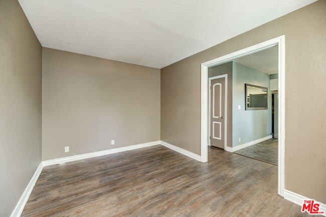 Building Photo - 14405 Cerise Ave