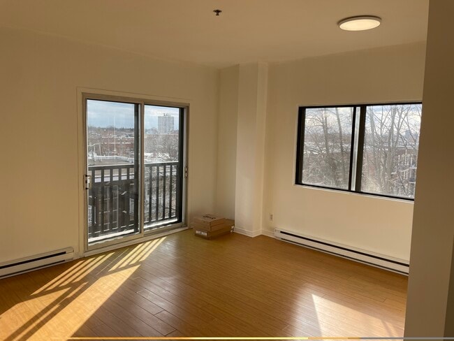 Building Photo - 7225 Rue Durocher