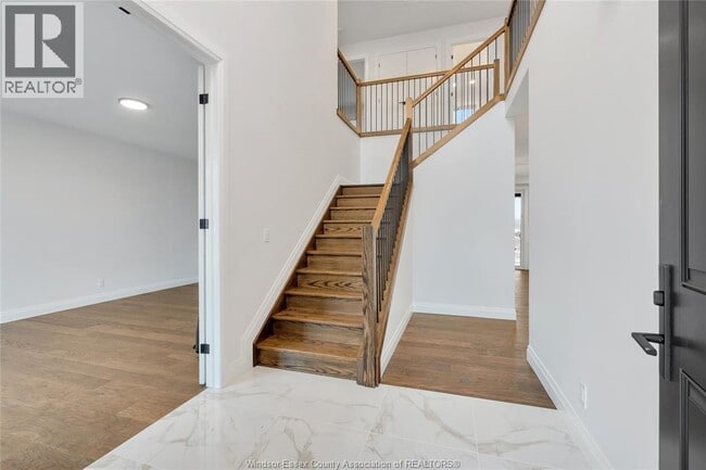 Building Photo - 473 Marla Crescent