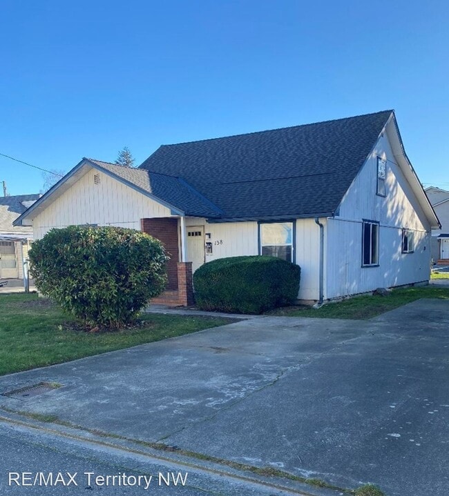 2 br, 1 bath House 138 E. Orange Avenue House Rental in Burlington, WA