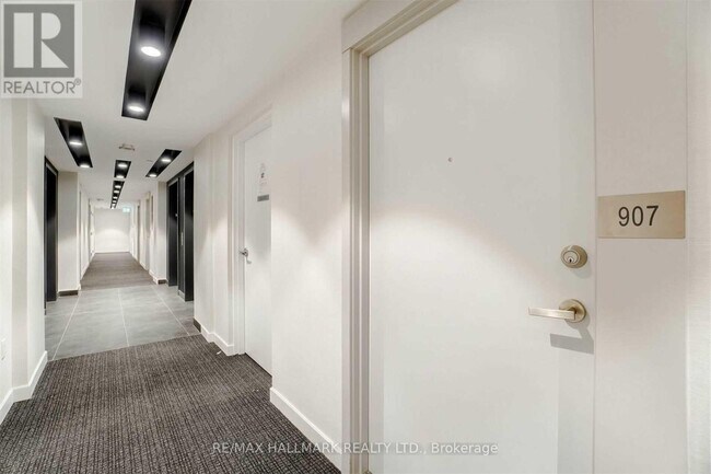 Photo du bâtiment - 99-999 Broadway Ave