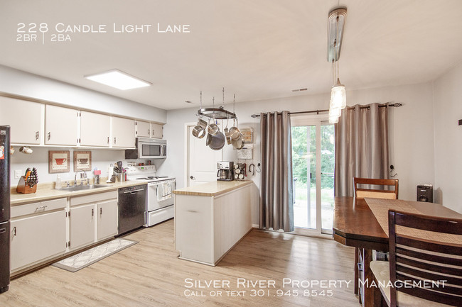Building Photo - 228 Candle Light Ln